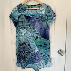 Decker Snakeskin Print Long Tee Blouse. Size Medium